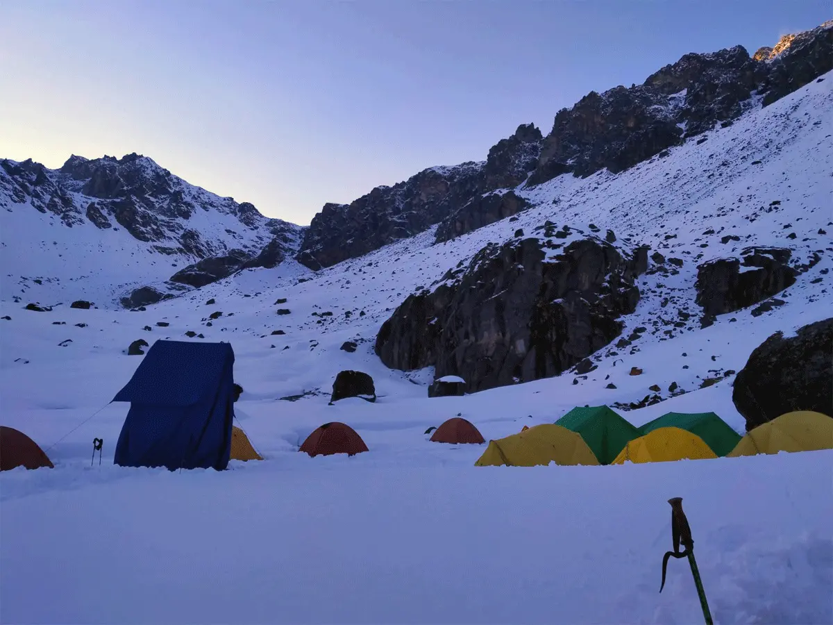 Du Kanchenjunga au Makalu par le col du Lumba Sumba