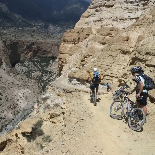 VTT dans le dernier royaume interdit de l'Himalaya